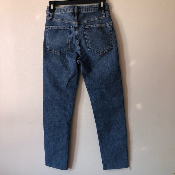 ❤️Zara High-Waisted Raw Hem Blue Jeans Size 4 - Picture 2 of 5